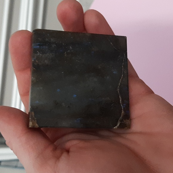 Labradorite pyramid - Picture 4 of 4